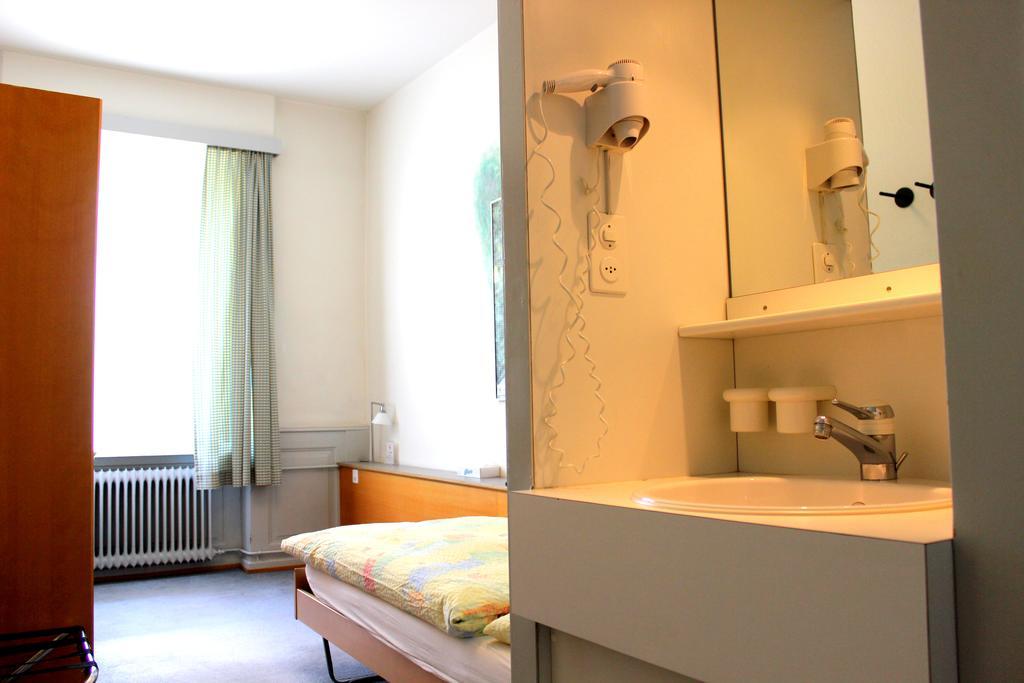 Hotel Muenchnerhof บาเซิล ภายนอก รูปภาพ